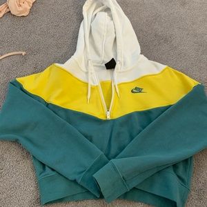 Cropped Nike hoodie